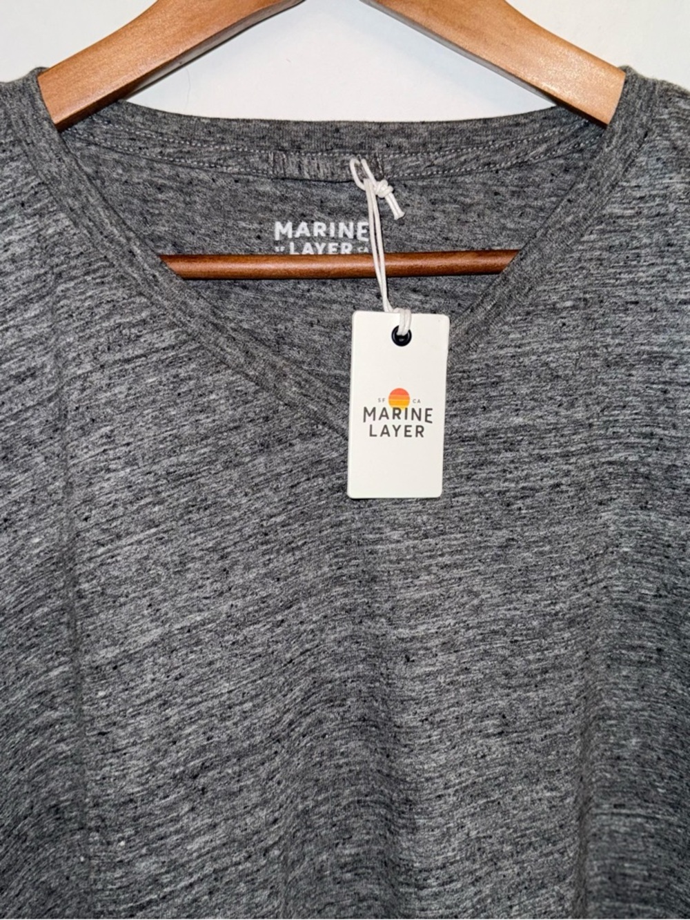 Marine Layer NWT Signature V-Neck Tee in Mid Heather Grey - Picture 2 of 8